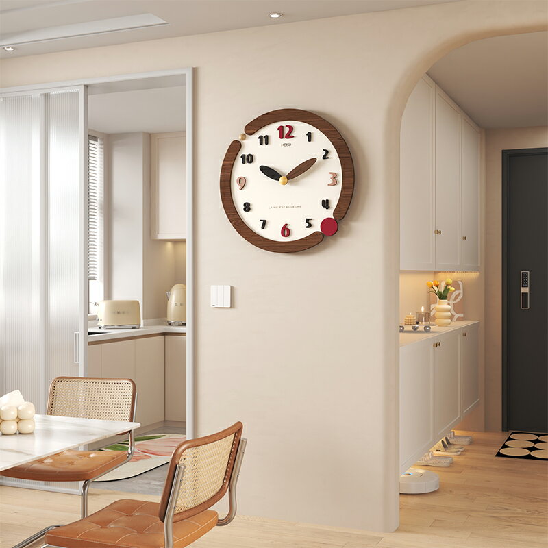 樂享居家生活-奶油風復古鐘表掛鐘客廳2024新款免打孔現代簡約創意家用時鐘掛墻掛鐘 時鐘 電子鐘 居家裝飾