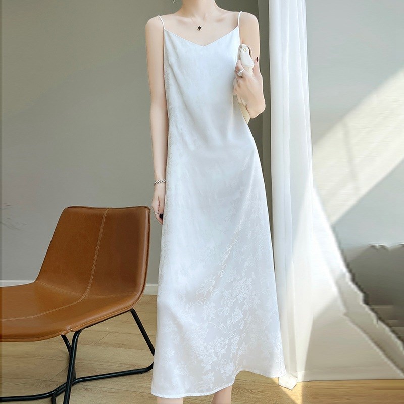 【巴黎 】真絲緞面洋裝蠶絲裙子名媛法式絲綢絲質氣質連身裙-V領提花細肩帶女素色裙子3色a1ep56