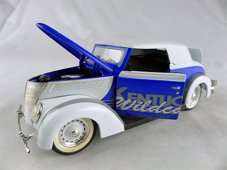Kentucky Ford福特肯德基州老爺車房車模型精品收藏SpecCast 1:25