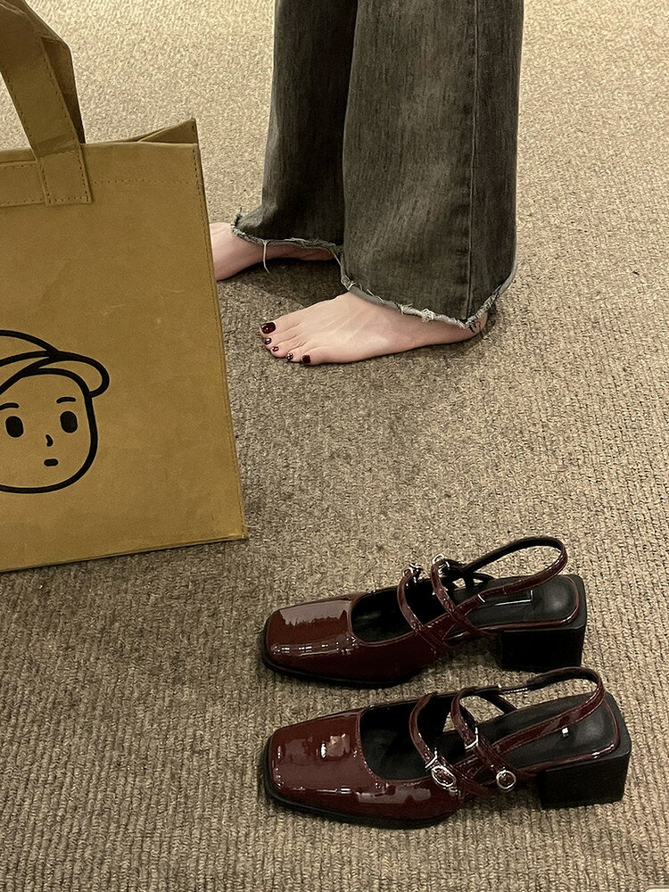 法式一字帶粗跟單鞋女2026年春季新款仙女風溫柔鞋子百搭包頭涼鞋