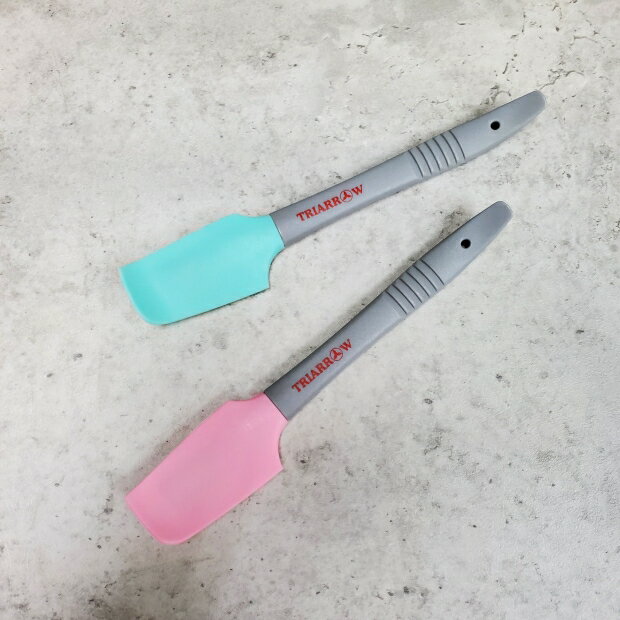三箭牌 塑柄矽膠彎頭小刮刀(藍,粉)耐熱矽膠刮刀 刮勺 果醬罐頭 烘焙刮刀 耐熱矽膠刮刀 調色彎頭刮刀(依凡卡百貨)