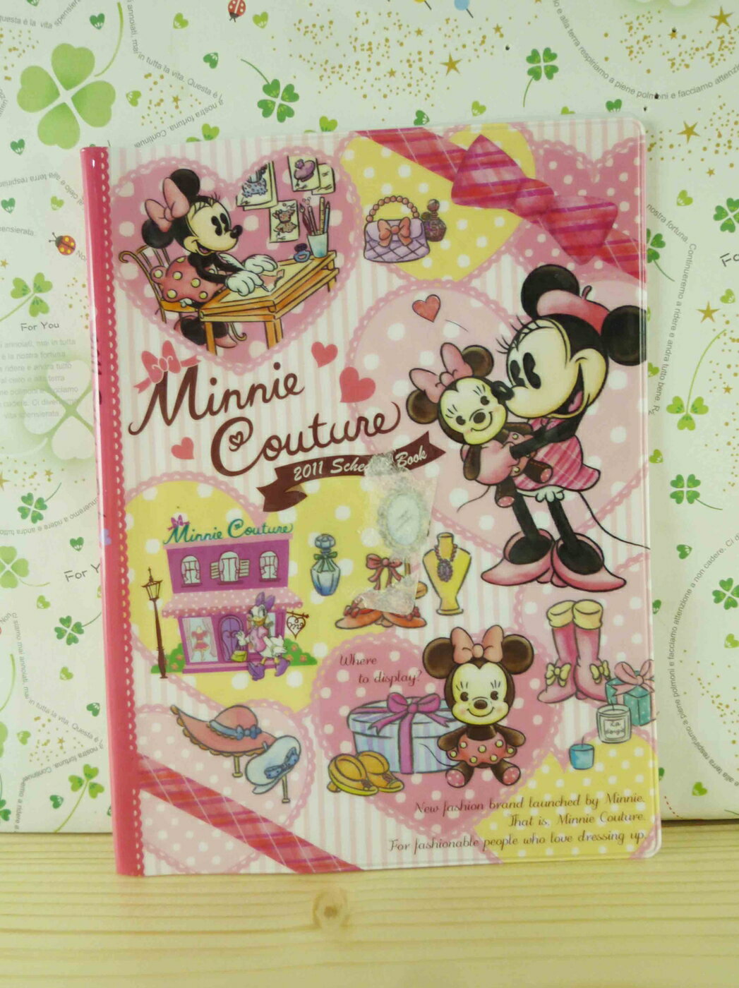 【震撼精品百貨】Micky Mouse 米奇/米妮 證件套-抱娃娃 震撼日式精品百貨