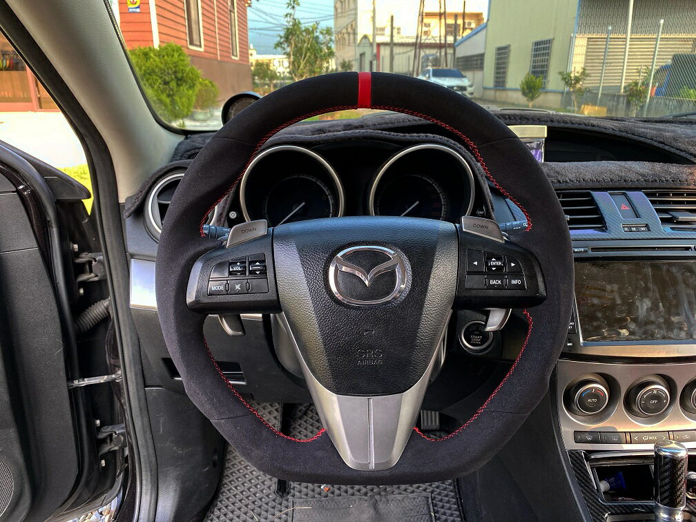 [細活方向盤] 麂皮紅環款 Mazda3 Mazda5 MAZDA 馬三 馬五 馬3 馬5 馬自達 變形蟲方向盤 方向盤 造型方向盤