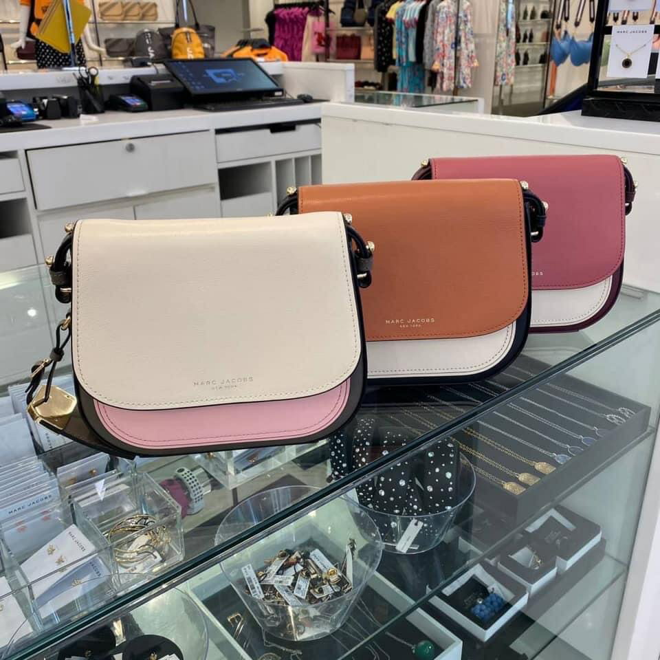 美國MJ全新正品MARC JACOBS 經典黑色、棕拚色-吊牌(大號全真皮)馬鞍包 大豬包 斜背包.-【適上班族 時尚百搭 氣質高雅 無論上班 出遊休閒均很實搭款~可放長夾 內空間容量大,造型時尚簡約有型.】&~(保證美國100% MJ正品專櫃店購入).*vivi shop* 6