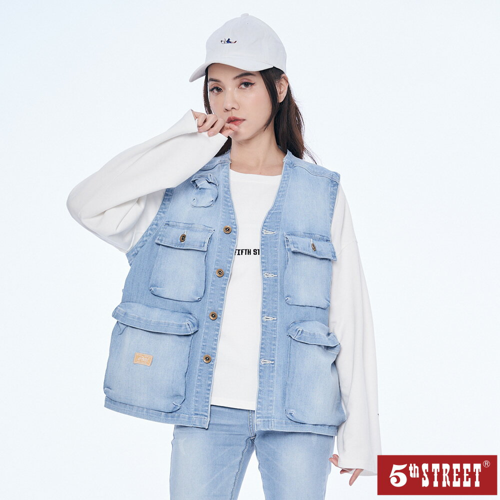 中性款 牛仔 工裝背心 上衣 淺藍 (550009) 【5th STREET】【年貨節全館390起】 最高折426