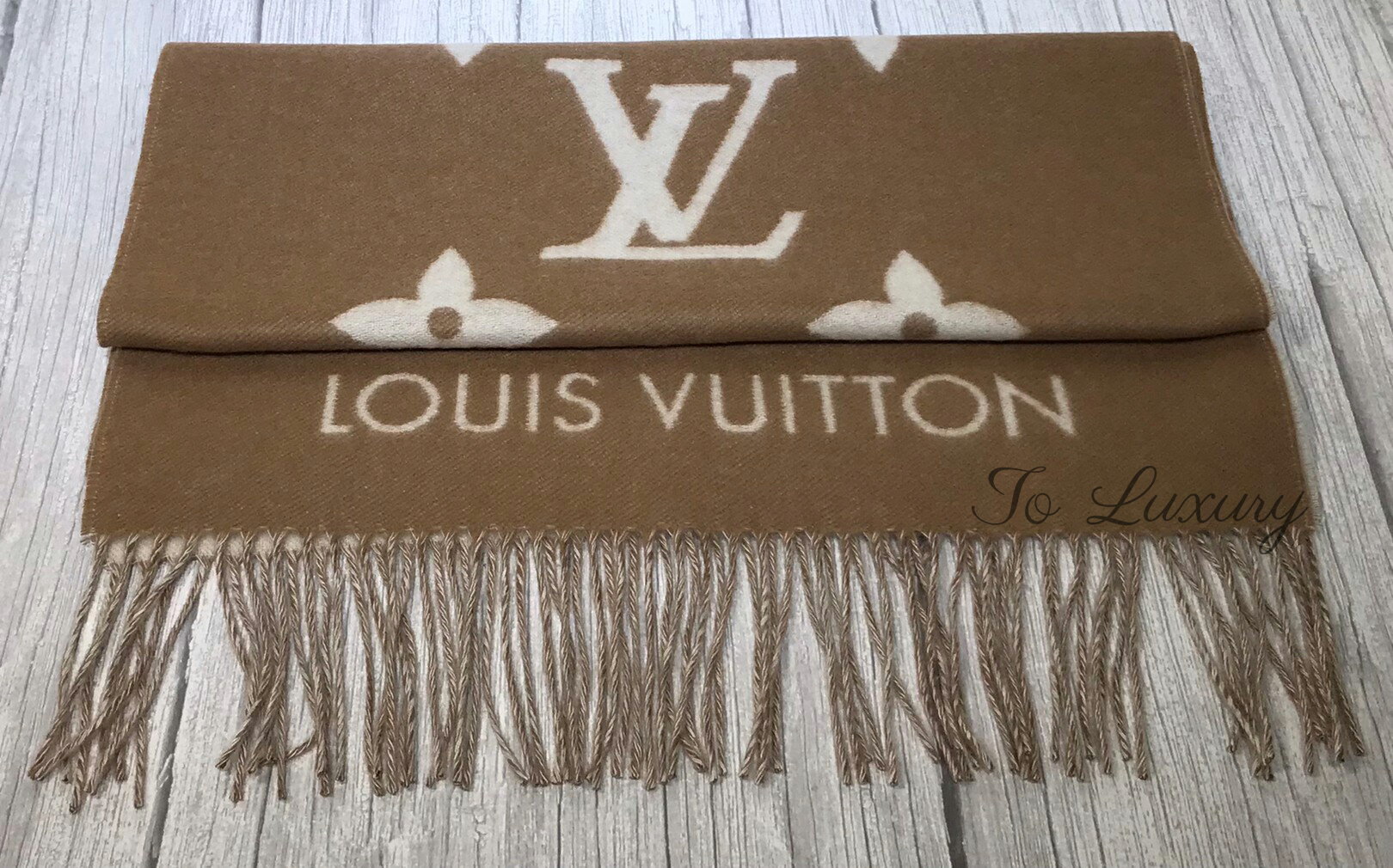 Shop Louis Vuitton Reykjavik scarf (M76637, M71126, M71040, M75505, M73665,  M76066, M76067) by lufine