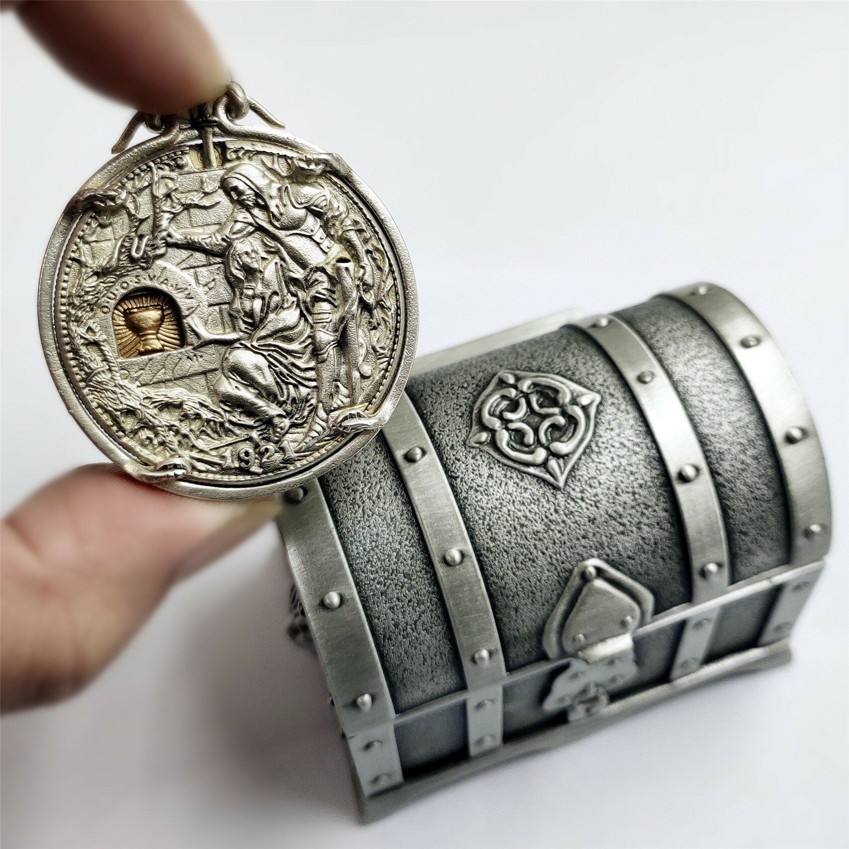 仿機關幣圣杯流浪幣騎士拔劍機關硬幣鍍銀銅幣怪盜基德幣插劍硬幣| 協貿國際日用品生活7館| 樂天市場Rakuten