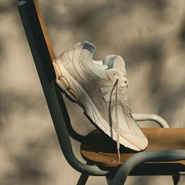 【滿千折百】NEW BALANCE 休閒鞋 NB 2002R 奶油白銀 復古 男女 M2002RCC