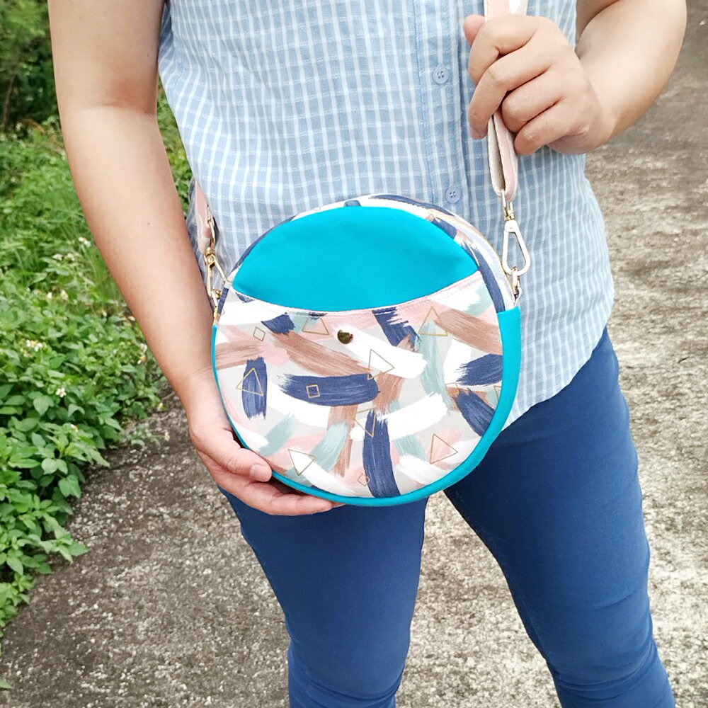 Miranda Handmadex覓品竹北手作店-手提斜背小圓隨身包-藍色迷彩