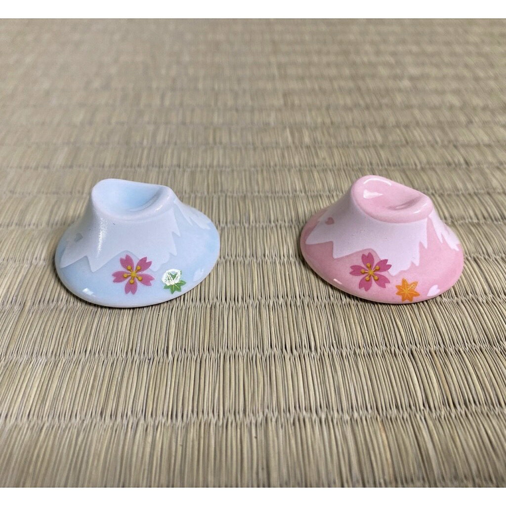 日本進口 富士箸置 （筷架）赤、青 ▫️尺寸 約 4 x H1.7公分 ▫️產地 日本製