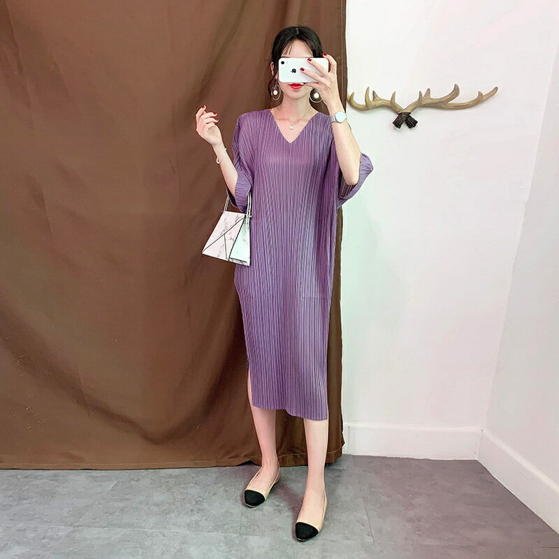 蝙蝠袖洋裝連身長裙-褶皺高彈力V領條紋開叉三宅風女裙子4色73yf9【獨家進口】【米蘭精品】