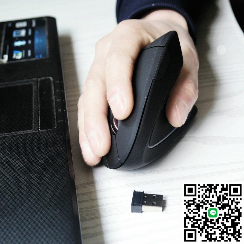 RAZER雷蛇人體工學雙模靜音滑鼠充電立式垂直辦公發光有線鼠