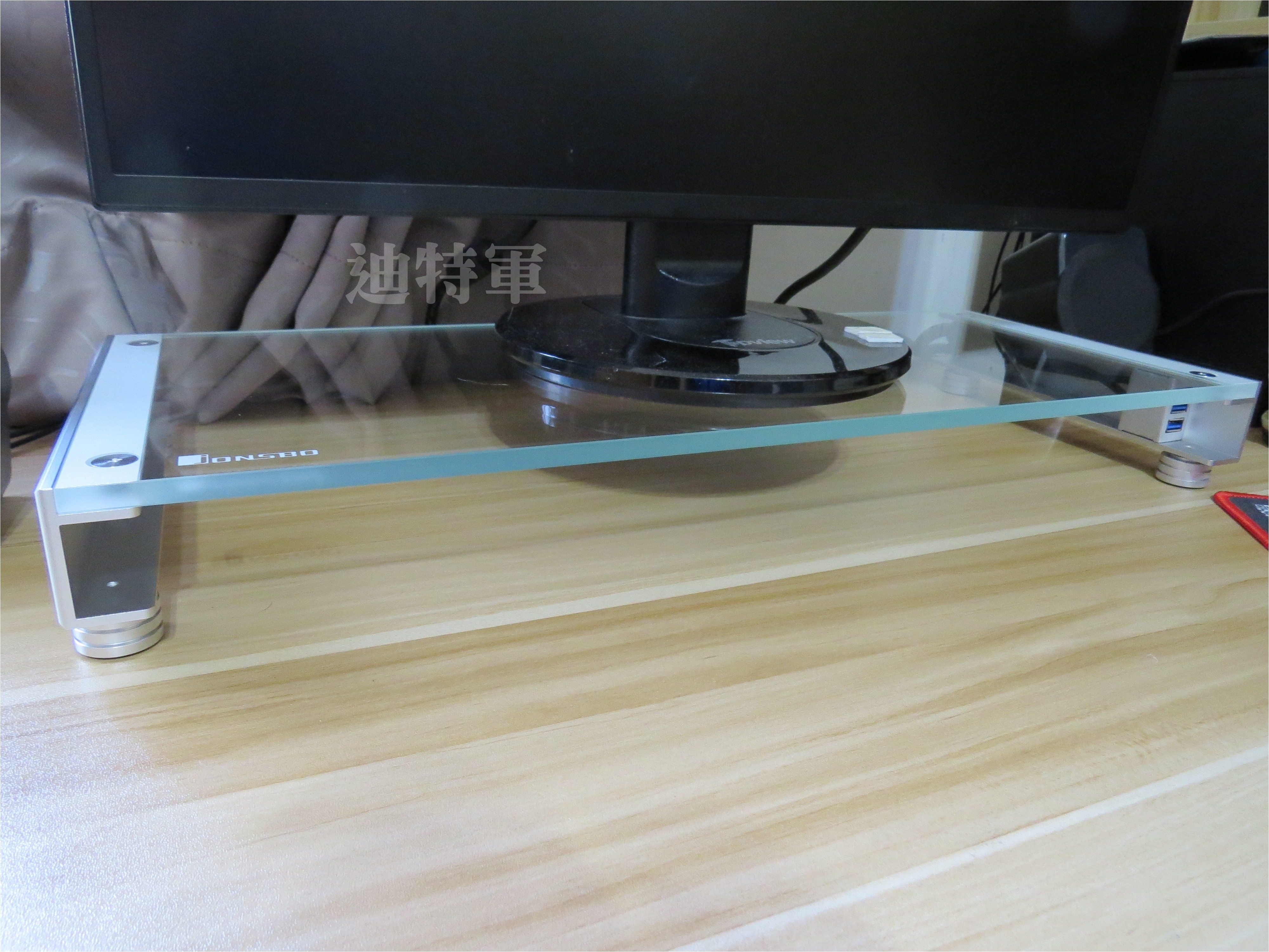 <br/><br/>  【迪特軍】Jonsbo 喬思伯 GA-01 鋁合金 LED 白光螢幕架 鋼化玻璃 2孔 USB3.0 新品上市 現貨<br/><br/>
