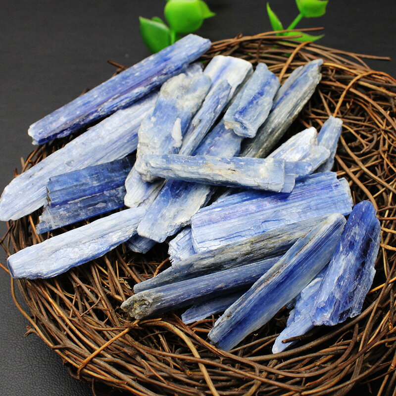 如鴻天然藍晶原石碎料礦物水晶石頭擺件長條裝飾魚缸花盆半寶石