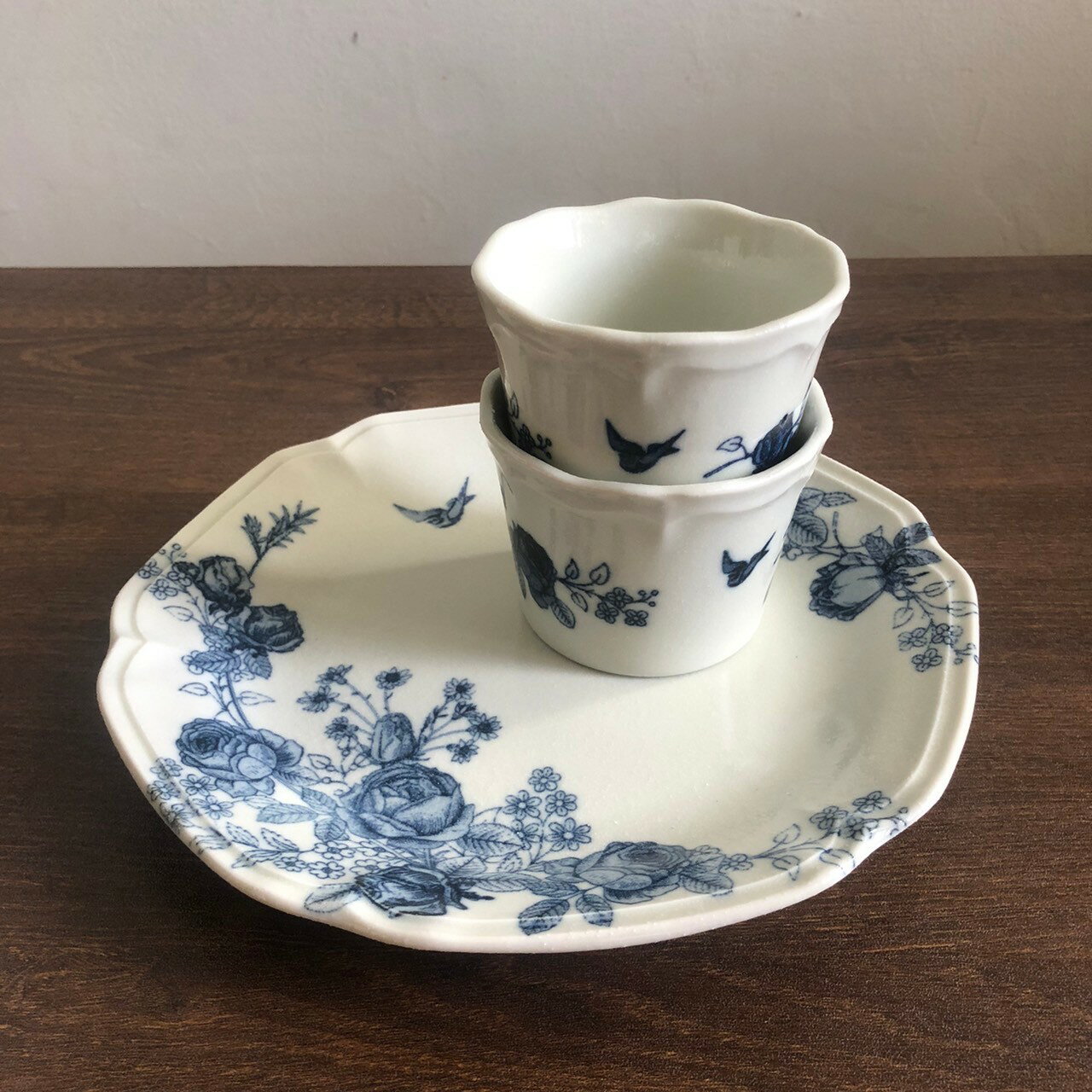 美濃燒花鳥古典玫瑰盤21.5cm《中盤 陶盤 新婚喬遷 賀禮 盤子 日本陶盤 盤皿 プレート 餐盤》