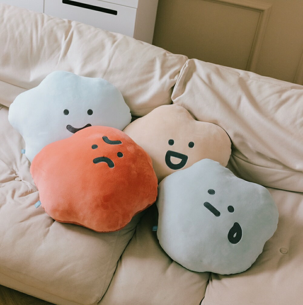喜怒哀樂 雲朵紓壓大抱枕 靠枕 午睡枕【直送日本】