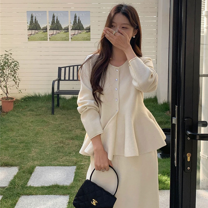 ANNAS 紅色毛呢傘狀套裝 毛衣外套長裙 氣質套裝 紅色套裝 貴婦 高級感 過年 新年 2024龍年喜氣穿搭 6