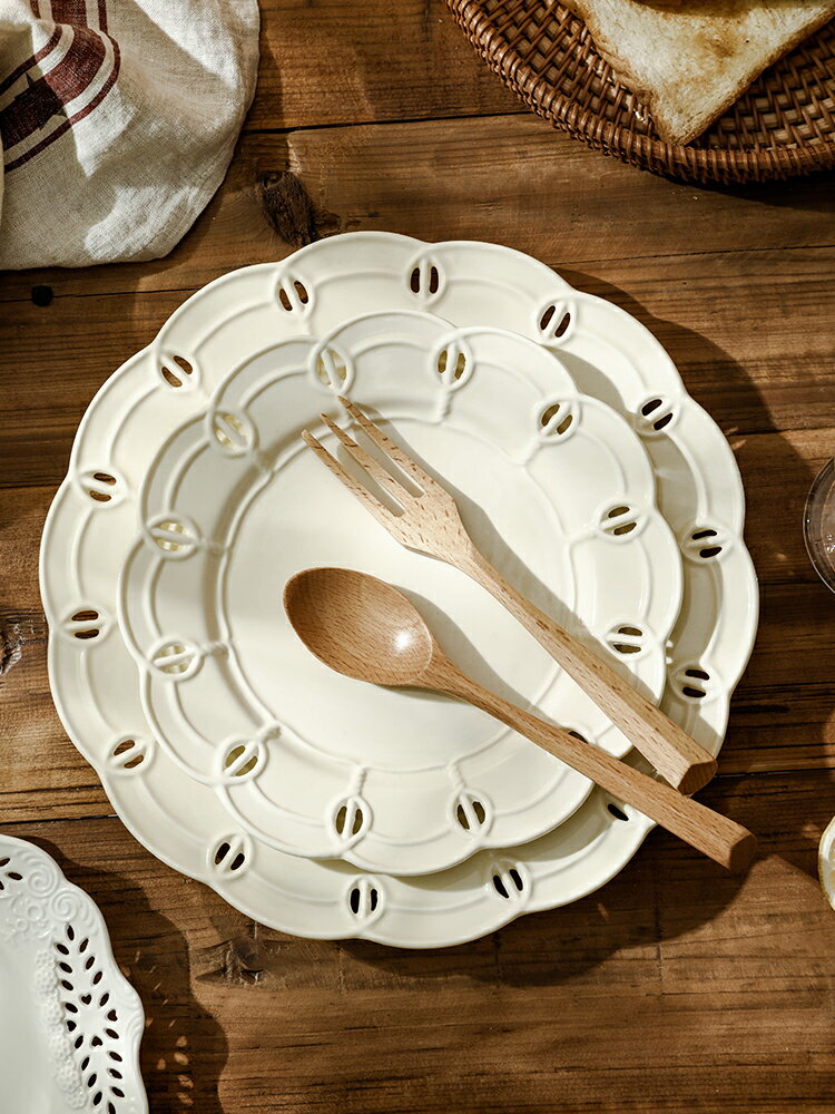 悠米兔法式復古浮雕餐盤北歐輕奢陶瓷餐具高顏值網紅甜品沙拉盤子