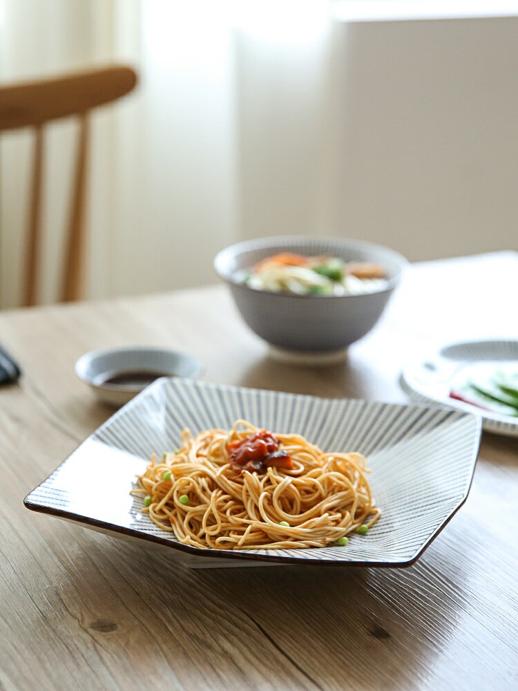 日式特色陶瓷餐具碗盤子菜盤家用餐盤創意個性飯碗湯碗麵碗【林之色】