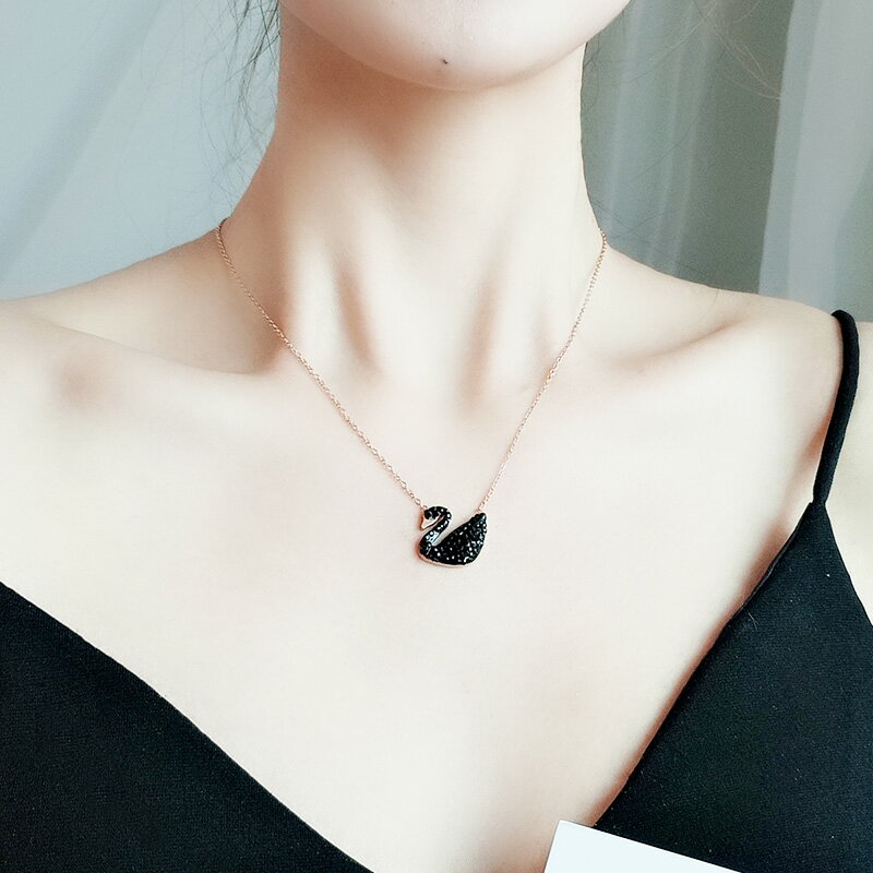 網紅玫瑰金黑天鵝項鏈女夏輕奢小眾鎖骨鏈年新款情人節禮物 0