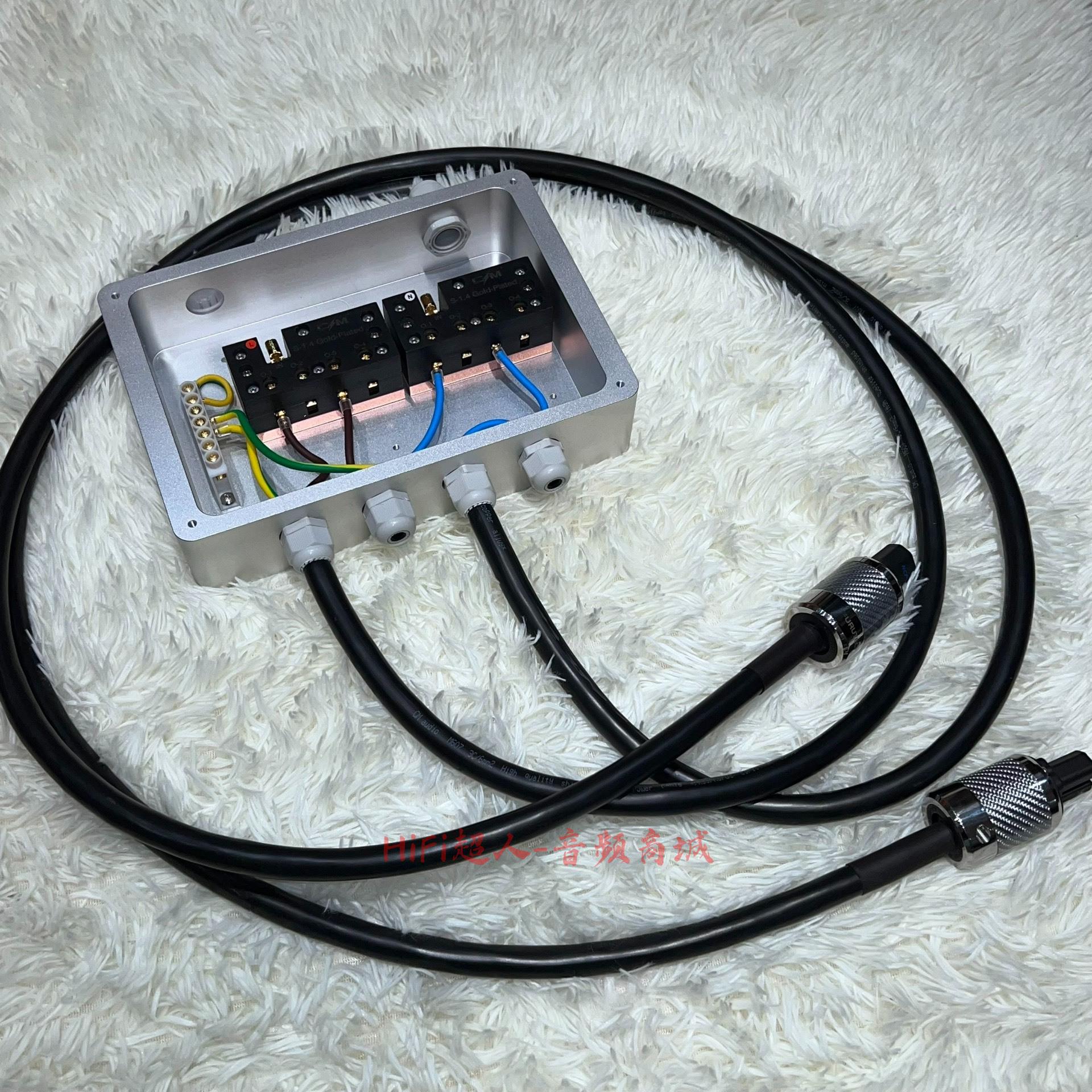 鋁合金音響專線分線器一進四出 遮蔽電纜2米 古河Fi-50NC 鋁盒挖空電箱 CM聲之頌S1 4AU分音器【HiFi超人-音訊商城】