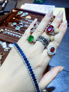 藍寶工廠 紅藍綠彩色寶石珠寶首飾定制