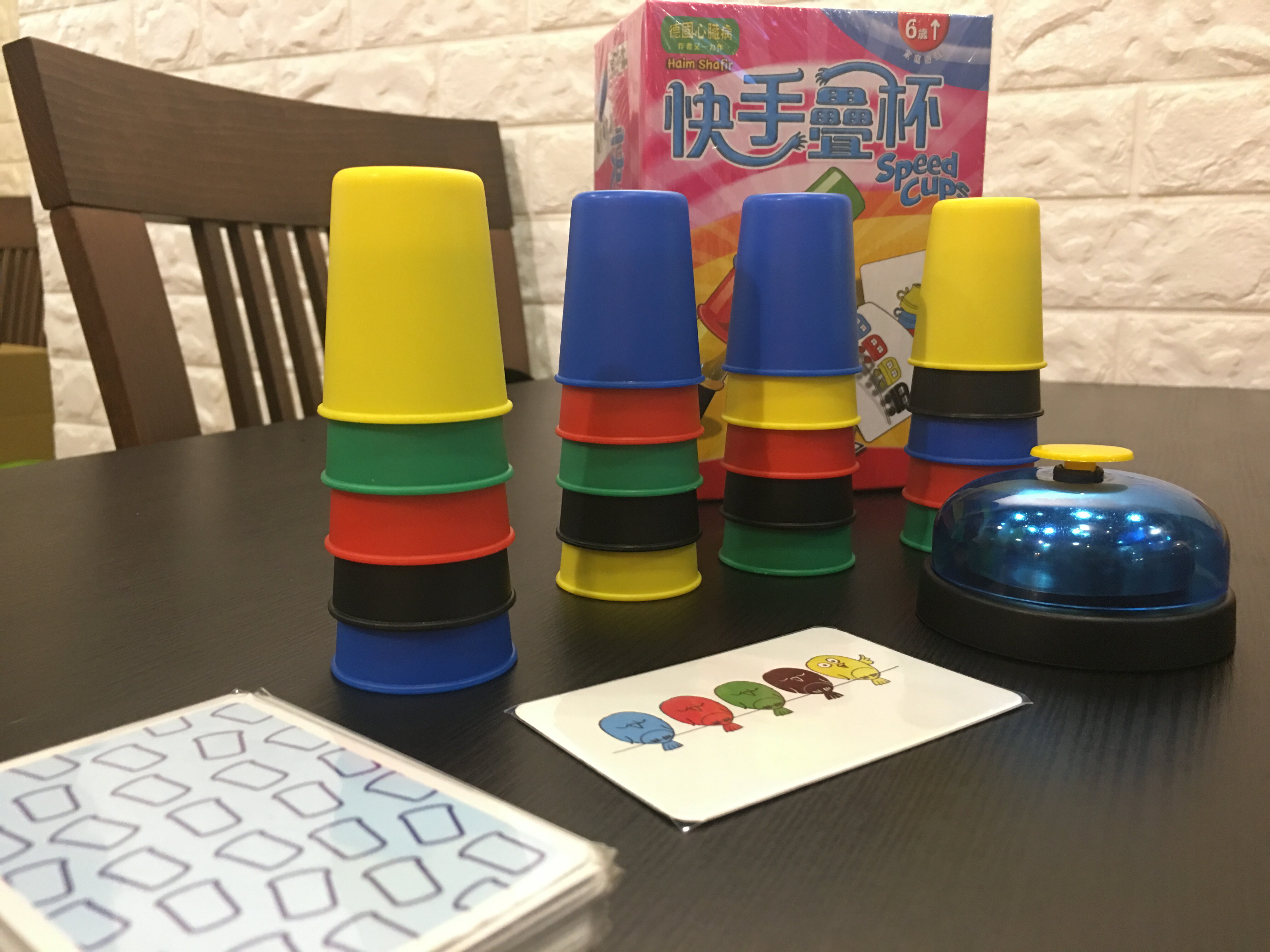 【桌遊侍】快手疊杯 正版 實體店面快速出貨 《免運.再送充足牌套》快手系列.反應遊戲.疊杯.小學桌遊.五色杯杯.顏色辨認 5