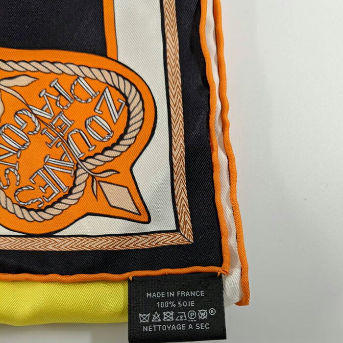 精選★Hermes/愛馬仕經典色款圖騰方型絲巾(現貨展示品)   ~【母親節禮物★菲尼斯 國際精品3折起 春夏新品 換季下殺】 2