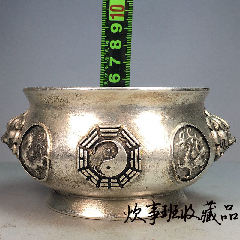 細密技巧！細工銀仕上製香炉 唐草蓋 八寶爐身 平底香爐 古道具 清乾隆年制純銅鍍銀四神獸八卦香爐復古家居供奉插香爐擺件收藏c7301