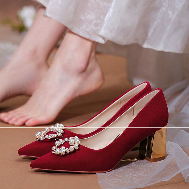 酒紅色婚鞋紅秀禾冬季2021年新款粗跟絨面高跟鞋女結婚中式新娘鞋