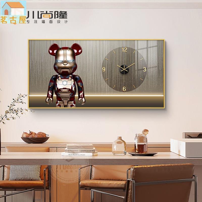 暴力熊時鐘裝飾畫家用客廳掛鐘現代簡約餐廳鐘錶網紅kaws晶瓷畫