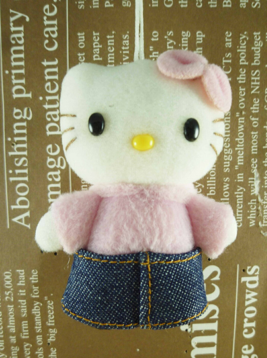【震撼精品百貨】Hello Kitty 凱蒂貓 HELLO KITTY絨毛吊飾-牛仔裙 震撼日式精品百貨