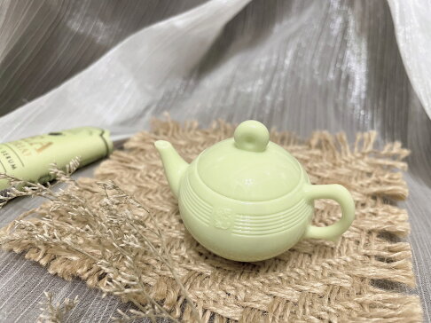 【現貨】afternoon tea 下午茶 限定 茶壺造型 西洋梨 大吉嶺紅茶 香味 潤唇膏 萬用膏 護手霜 指緣霜 1