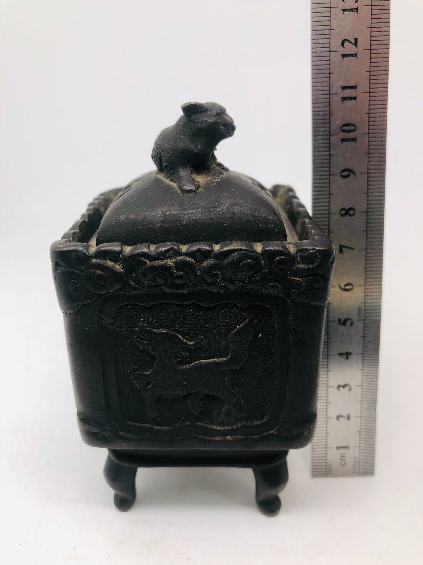 清代方形老銅爐，造型獨特，狐貍鈕，比較少見，大明宣德年制底款