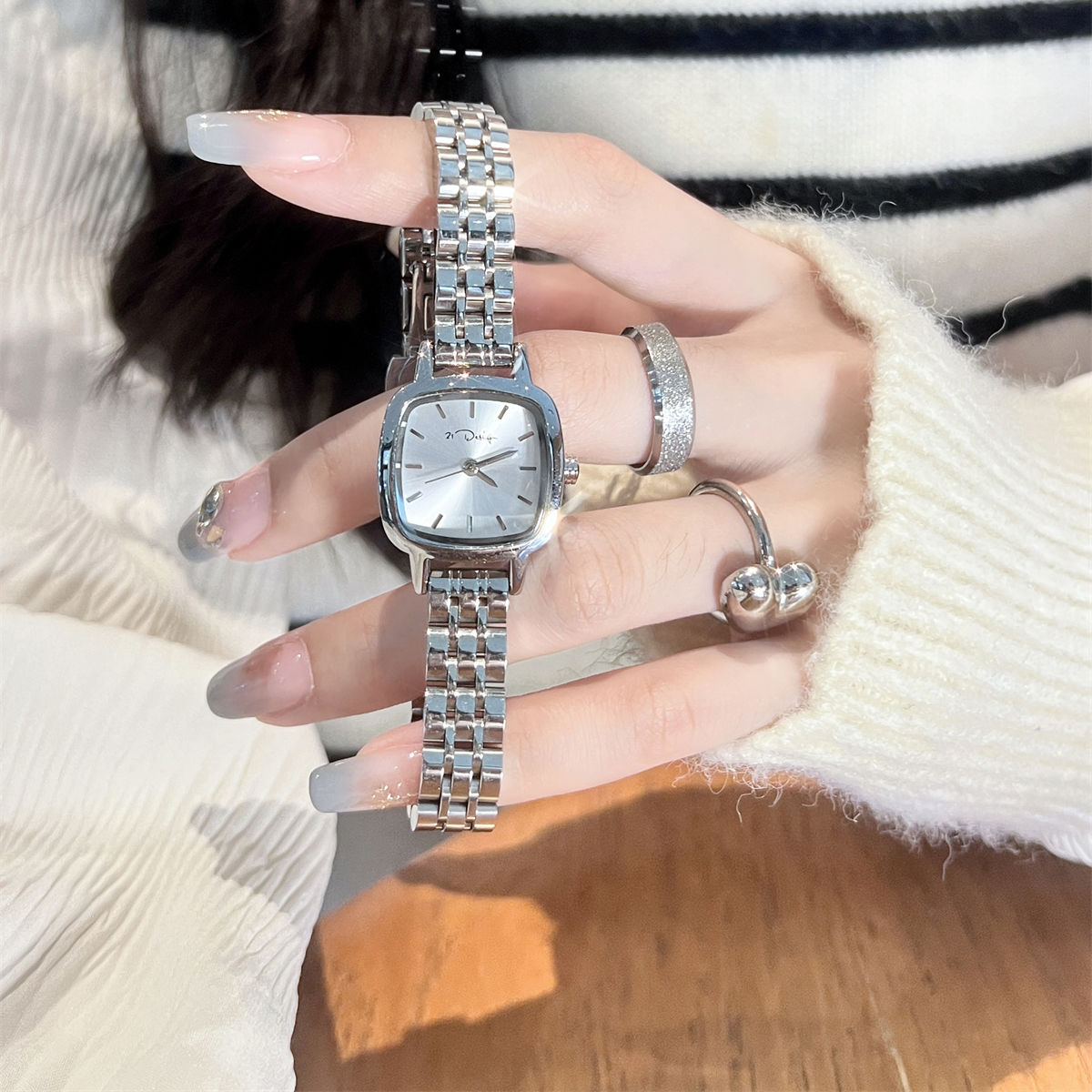 簡約鋼帶小方糖手錶女款學生冷淡風方形小表盤氣質小眾輕奢高級感-貼心家居