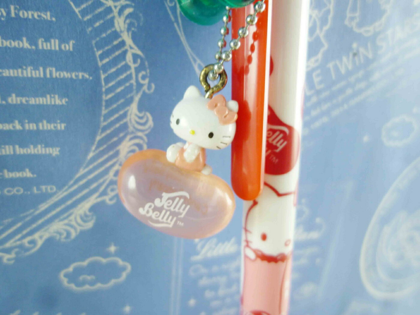 【震撼精品百貨】Hello Kitty 凱蒂貓 原子筆-坐姿糖果圖案-紅白色 震撼日式精品百貨
