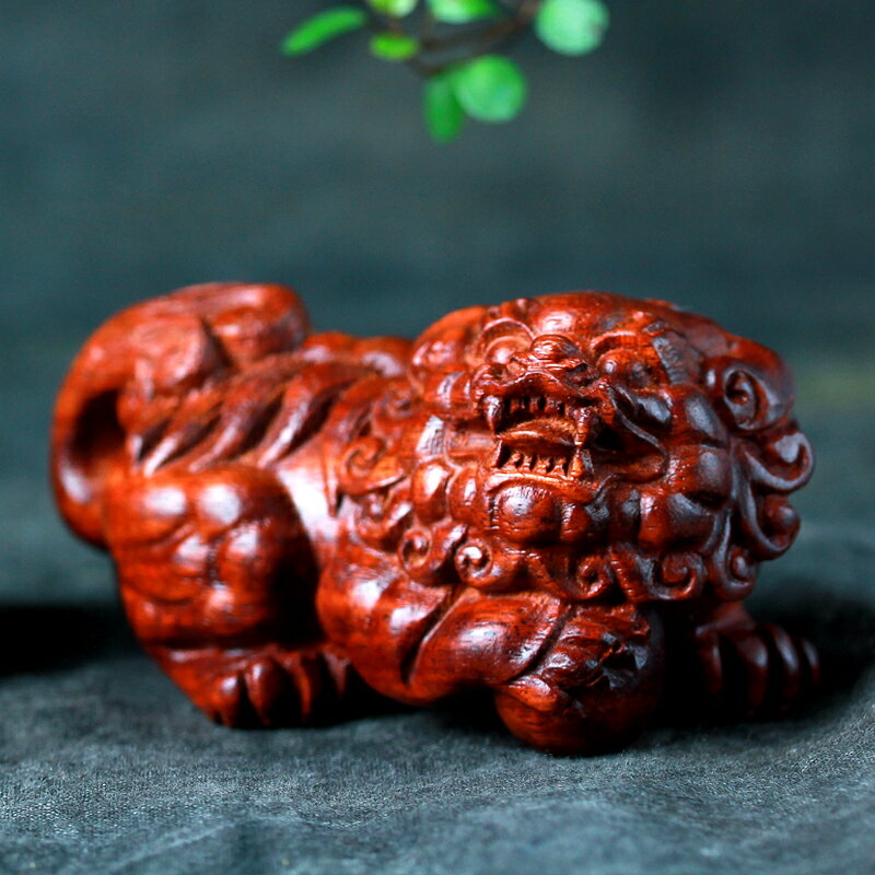 小葉紫檀木雕刻獅子抱球擺件獅子戲球文玩把件創意禮物實木把玩件