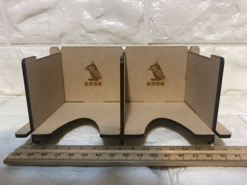 桌遊侍 菜鳥牌架 大 桌遊週邊桌遊小幫手從此玩桌遊變方便 可堆疊 小牌架 紙牌收納 牌盒 桌遊牌架 桌遊菜鳥