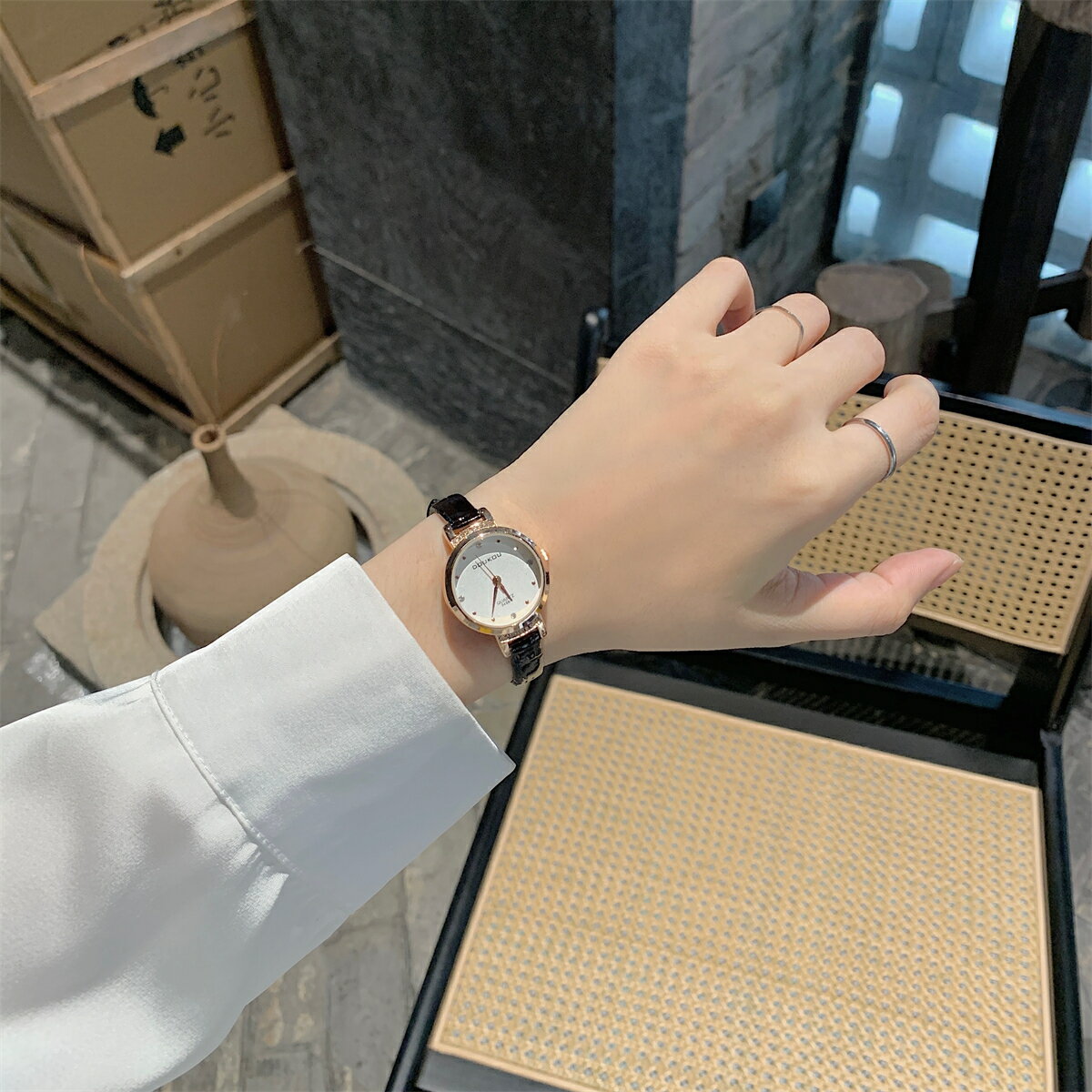【現貨】韓版簡約小錶盤手錶女款學生ins小眾設計高階感休閒細皮帶石英錶【北歐家居生活】