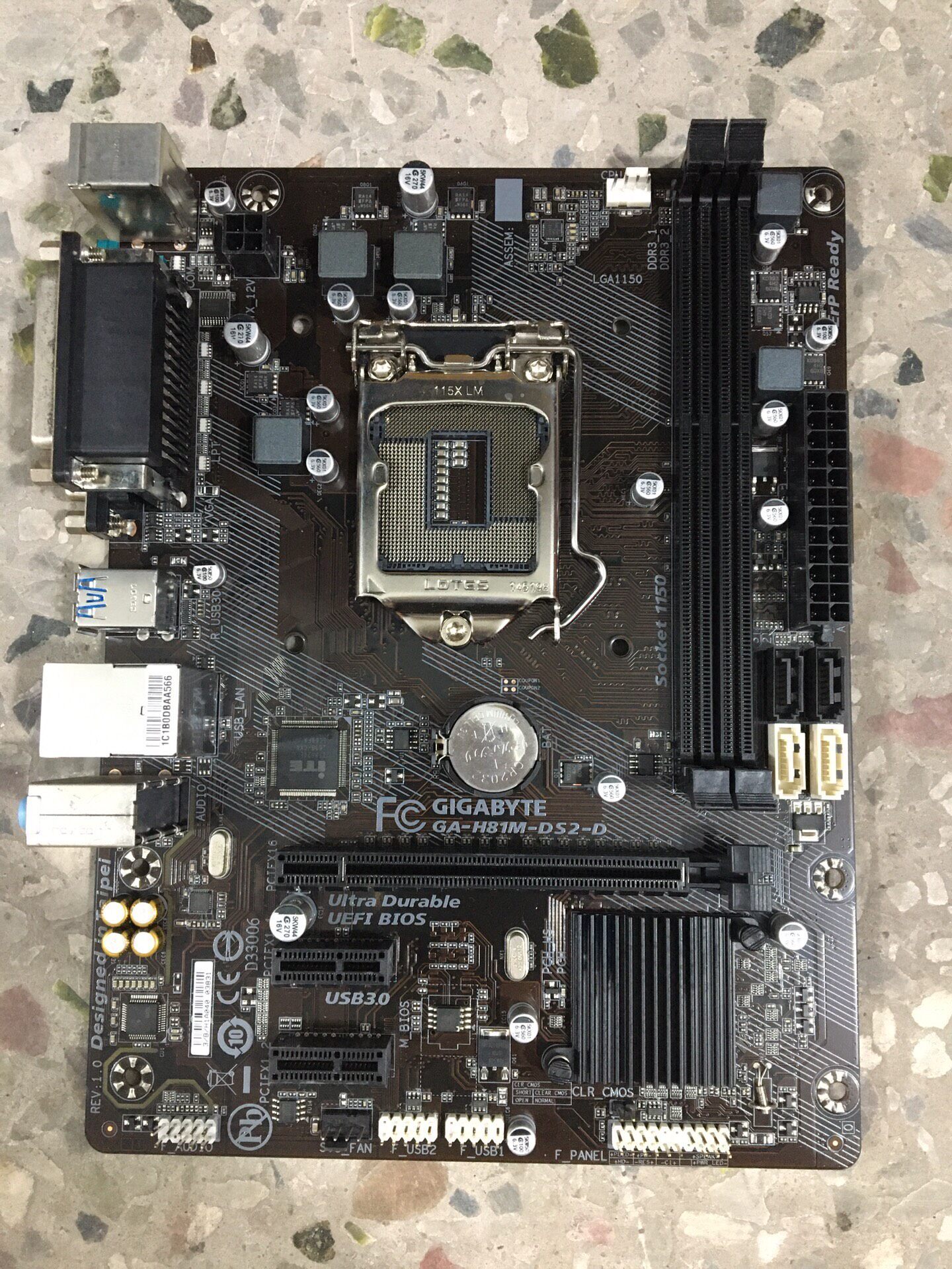 技嘉GA-H81M-DS2-D 主機板 含檔板 測試全好無暗疾 店保一個月 實物拍攝 附檔板 支援多配件 穩定耐用 電腦升級首選