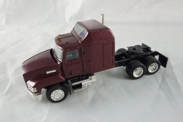 【震撼精品百貨】西德Herpa1/87模型車 貨櫃車頭 -酒紅【共1款】 震撼日式精品百貨