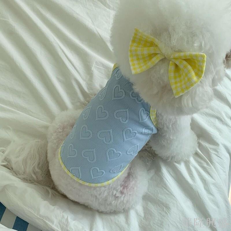 狗狗衣服 蝴蝶結夏季小清新愛心紋理吊帶 薄款背心 貓衣服 小狗背心 泰迪比貓兩腳寵物衣服 寵物防曬衣 防掉毛