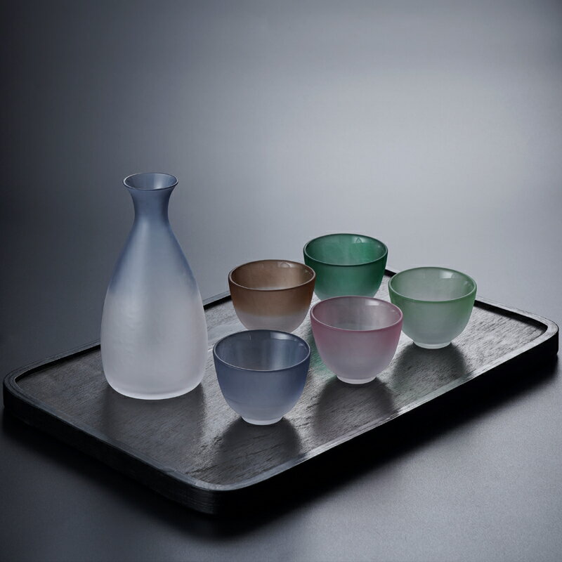 日本清酒冰酒壺套裝酒盅家用白酒杯日式一壺五杯磨砂彩色玻璃酒具
