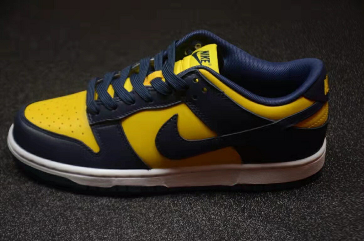 Nk SB Dunk Low“Michigan”休閑板鞋深藍黃【北歐居家生活】