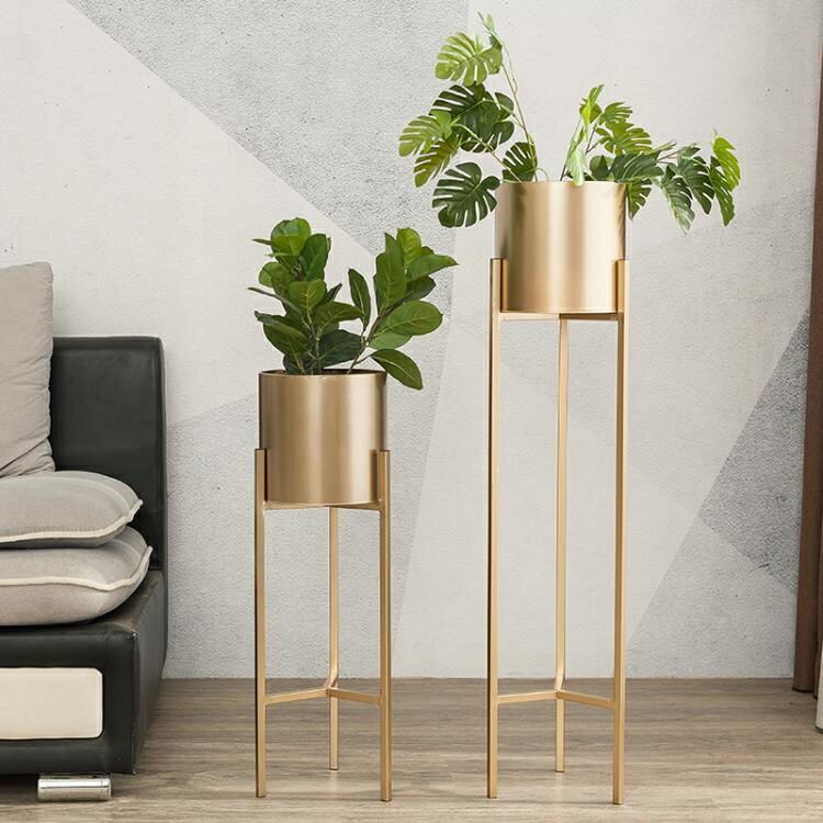 北歐金色鐵藝花架落地式客廳三角單層綠蘿花盆架牆角擺花架子花幾hm 3c優購雙12購物節 自由星期天 Rakuten樂天市場