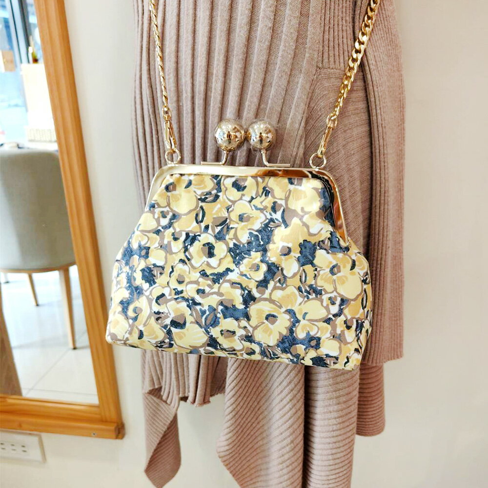 Miranda Handmadex覓品竹北手作店-手提斜背口金包-彩繪小花