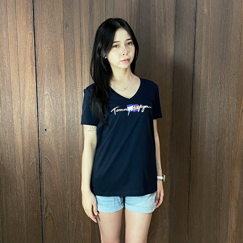 美國百分百【全新真品】Tommy Hilfiger 短袖上衣 棉質 女款 TH T恤 V領 logo 短T 深藍 CQ38