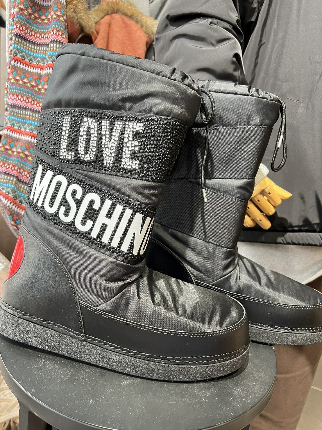 義大利Moschino 中筒水鑽雪地靴 雪地靴 中筒靴 靴子 保暖靴 內刷毛筒靴