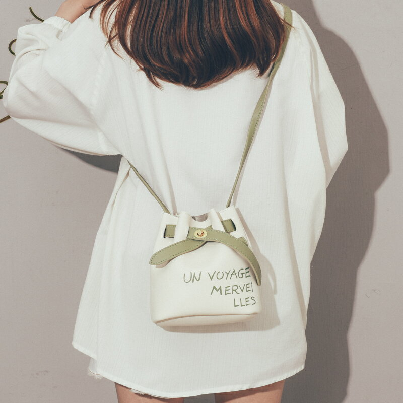 高階感法國小眾水桶包包包網紅時尚洋氣質感斜挎百搭網紅小包