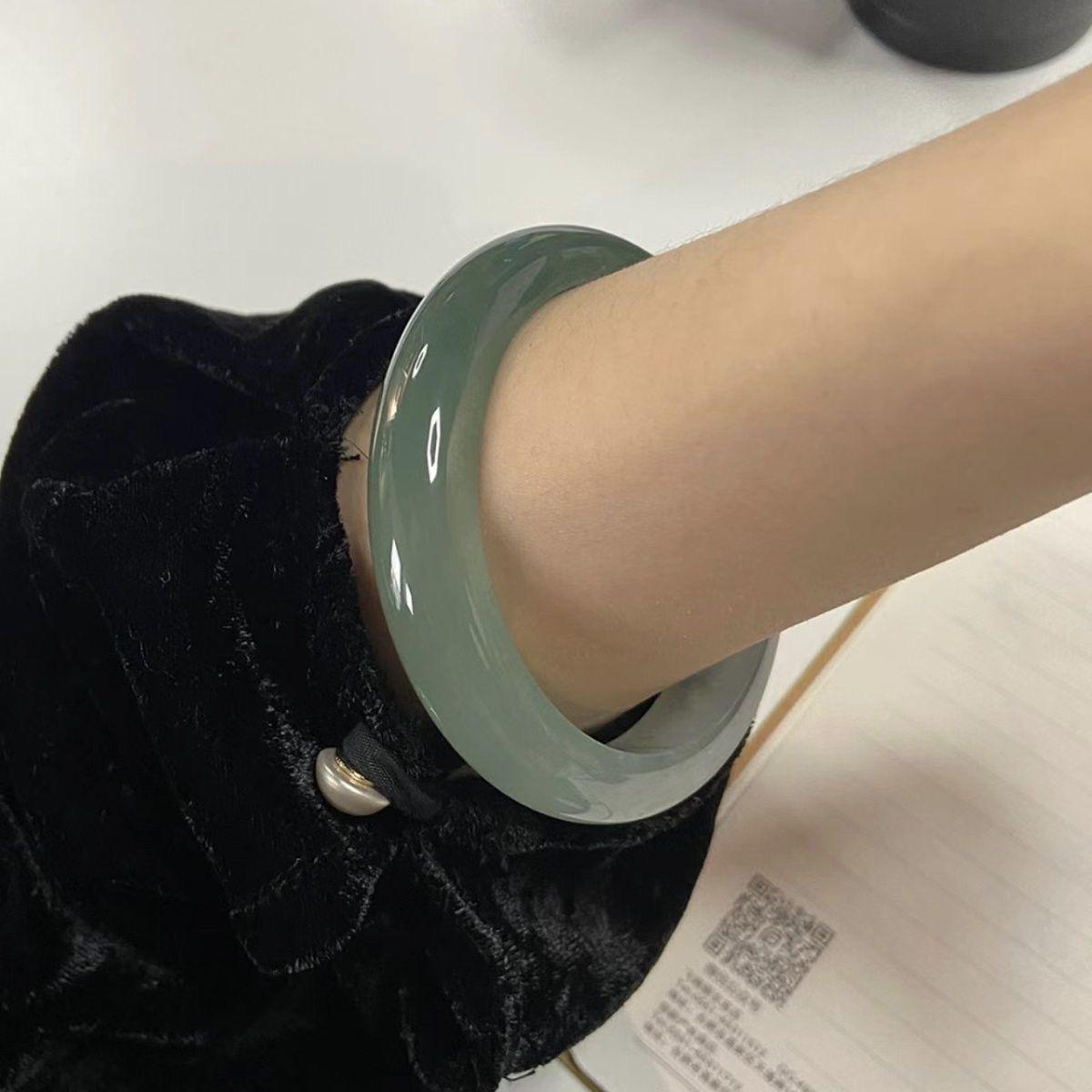 【現貨】半山半水翡翠玉手鐲女冰種飄花玉鐲子正圈油青翡翠處理手鐲年輕款【北歐家居生活】